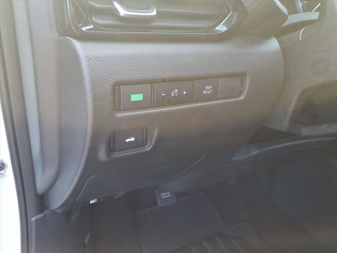 Used 2025 Nissan Sentra SV FWD image 21