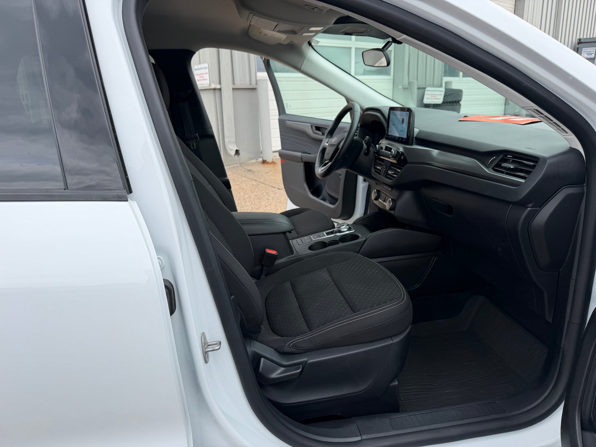 Used 2024 Ford Escape Active AWD/4WD image 9