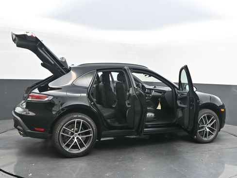 New 2026 Porsche Macan image 44