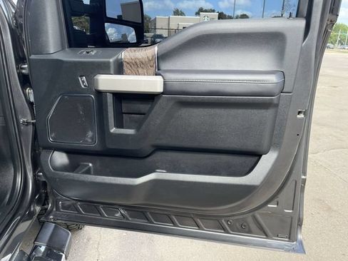 Used 2019 Ford F350 Lariat w/ Chrome Package AWD/4WD image 16