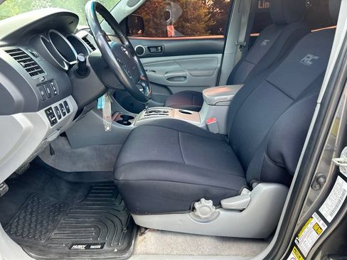 Used 2011 Toyota Tacoma 4x4 Double Cab w/ TRD Off-Road Pkg w/JBL Audio image 18
