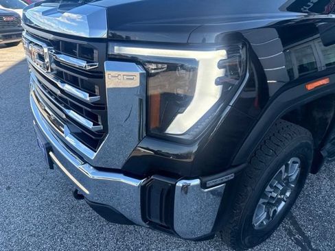 Used 2024 GMC Sierra 2500 SLE w/ SLE Value Package; AWD/4WD image 15