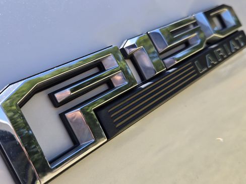 Used 2016 Ford F150 Lariat w/ Equipment Group 501A Mid AWD/4WD image 10