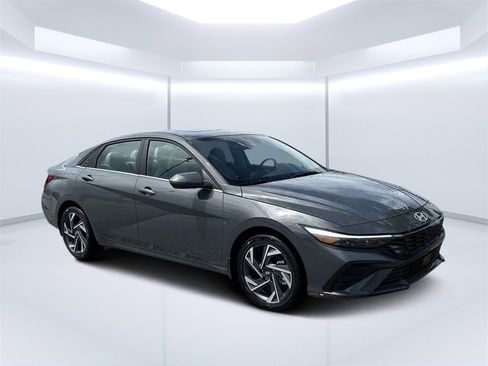 New 2025 Hyundai Elantra Limited image 1