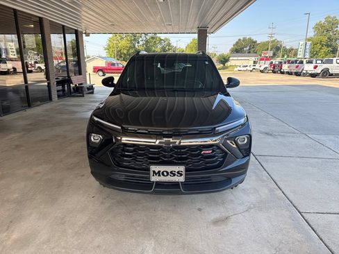 Used 2025 Chevrolet TrailBlazer RS w/ Convenience Package AWD/4WD image 2
