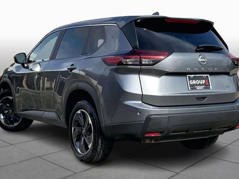 Used 2025 Nissan Rogue SV AWD/4WD image 12