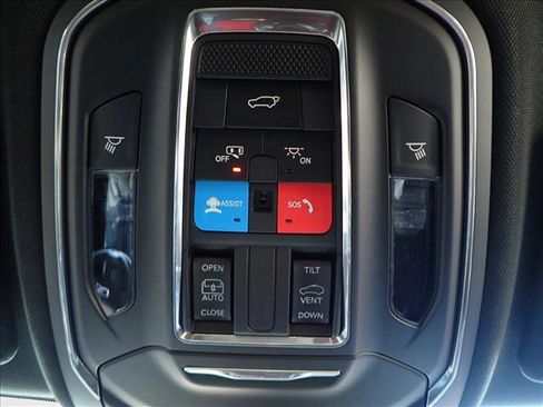 New 2025 Jeep Grand Cherokee Laredo X w/ Luxury Tech Group I image 24