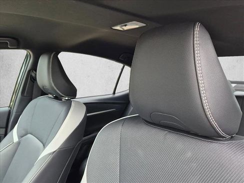Used 2025 Toyota Camry SE w/ Convenience Package FWD image 13