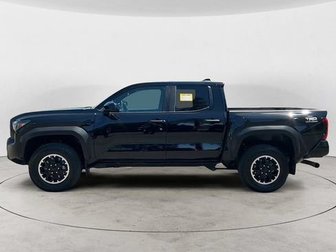 Certified 2024 Toyota Tacoma TRD Off-Road AWD/4WD image 2