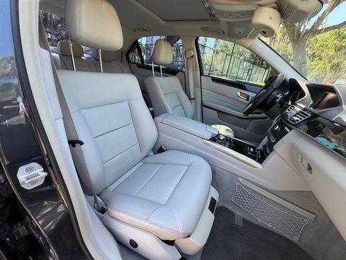 Used 2014 Mercedes-Benz E 250 BlueTEC Sedan w/ Premium 1 Package image 21