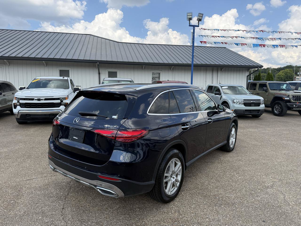 Used 2023 Mercedes-Benz GLC 300 4MATIC image 5