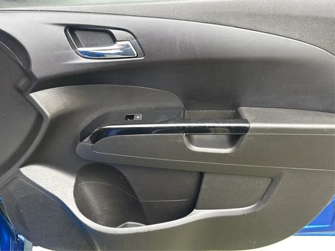 Used 2019 Chevrolet Sonic LT w/ Convenience Package FWD image 21