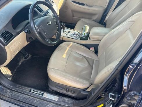Used 2010 Hyundai Genesis 4.6 w/ Technology Pkg 5 RWD image 9