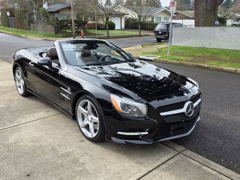 Used 2013 Mercedes-Benz SL 550 image 10