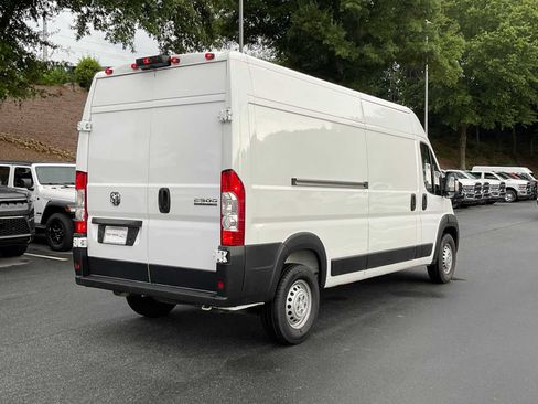 Used 2024 RAM ProMaster 2500 w/ Convenience Group FWD image 5