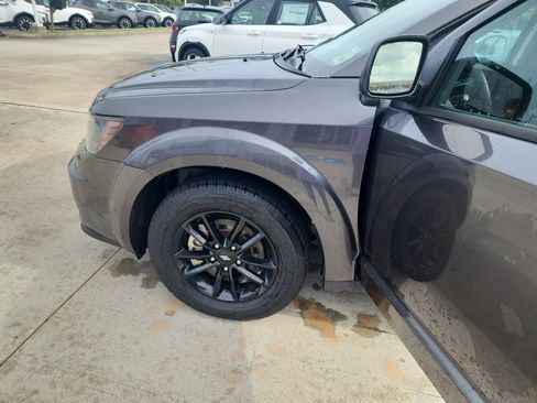 Used 2020 Dodge Journey SE w/ Blacktop Package FWD image 20
