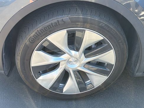 Used 2022 Tesla Model Y Long Range AWD/4WD image 21