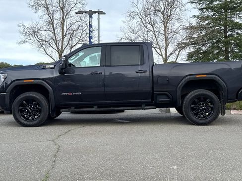 Used 2024 GMC Sierra 2500 AT4 w/ AT4 Preferred Package image 7