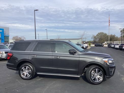 Used 2023 Ford Expedition Limited image 5