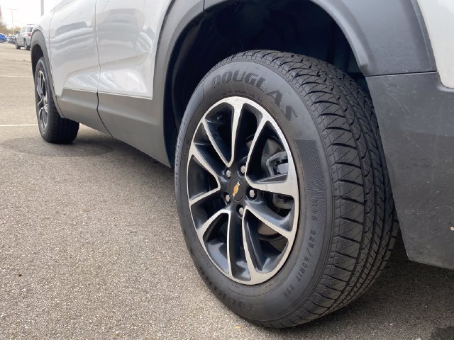 Certified 2024 Chevrolet TrailBlazer LT w/ Convenience Package AWD/4WD image 36