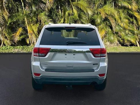 Used 2011 Jeep Grand Cherokee Laredo image 6