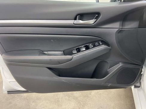 New 2025 Nissan Altima 2.5 SR w/ SR Premium Package image 10
