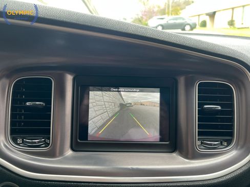 Used 2019 Dodge Charger SXT w/ Leather Interior Group image 30