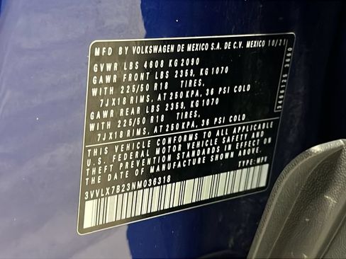 Used 2022 Volkswagen Taos SE w/ Panoramic Sunroof Package FWD image 27