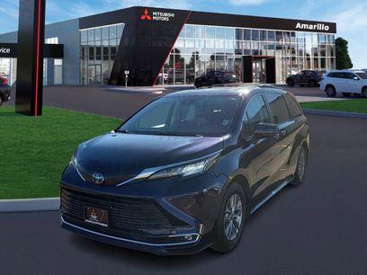 Used 2022 Toyota Sienna XLE