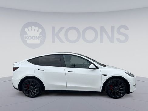 Used 2023 Tesla Model Y Performance image 8