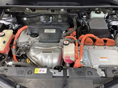 Used 2017 Toyota RAV4 SE image 28