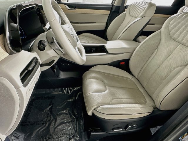 Used 2024 Hyundai Palisade Limited FWD image 9