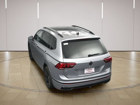 Used 2024 Volkswagen Tiguan SE R-Line FWD image 36