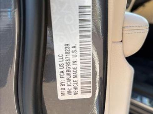 Certified 2025 Jeep Grand Cherokee L Limited AWD/4WD image 20