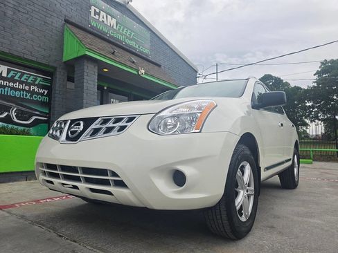 Used 2015 Nissan Rogue S w/ Convenience Package FWD image 2