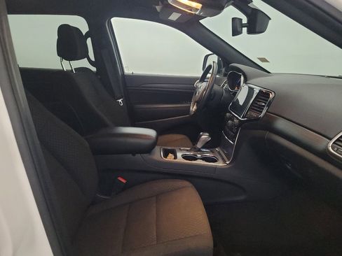 Used 2022 Jeep Grand Cherokee Laredo E AWD/4WD image 21
