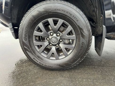 Used 2020 Toyota Tacoma SR5 image 23