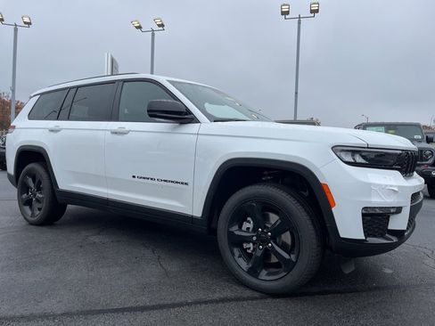 New 2025 Jeep Grand Cherokee L Limited w/ Black Appearance Package image 48