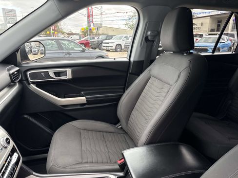 Used 2021 Ford Explorer XLT image 15
