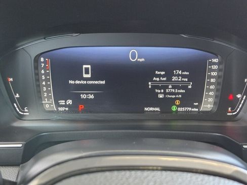 Used 2025 Honda Pilot Black Edition image 30