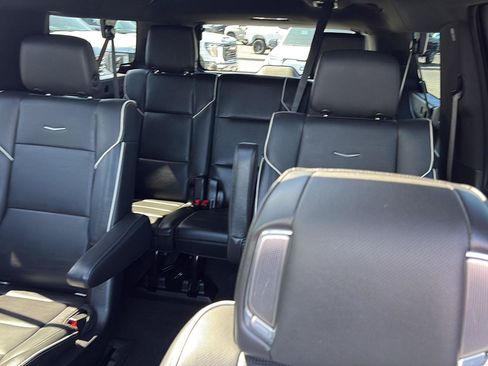 Used 2022 Cadillac Escalade ESV Premium Luxury w/ Performance Package AWD/4WD image 22