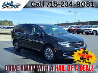 Used 2024 Chrysler Pacifica Limited FWD video 1