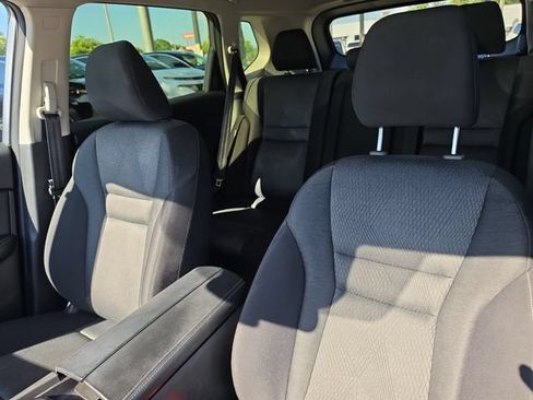 Certified 2025 Nissan Rogue SV FWD image 22