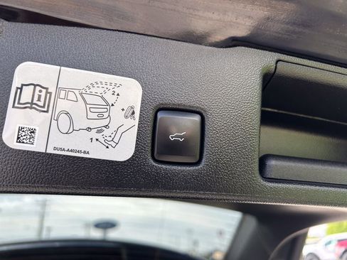 Certified 2020 Ford Escape SEL AWD/4WD image 18