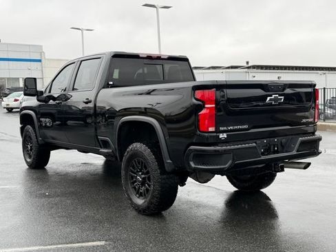 Used 2024 Chevrolet Silverado 2500 ZR2 w/ Technology Package AWD/4WD image 15