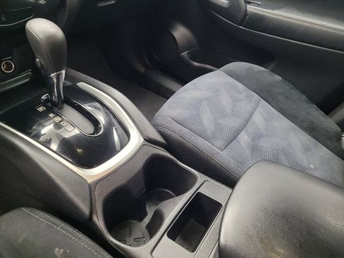 Used 2015 Nissan Rogue S FWD image 26