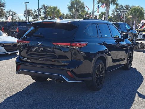 Used 2023 Toyota Highlander XSE image 3