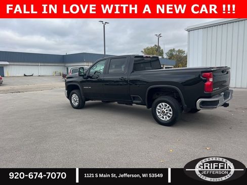 Used 2025 Chevrolet Silverado 2500 LT w/ Safety Package image 17