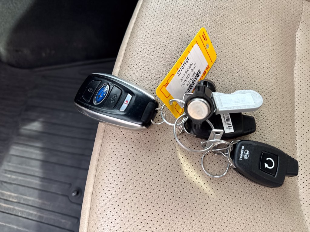 Used 2017 Subaru Outback 3.6R Limited AWD/4WD image 30