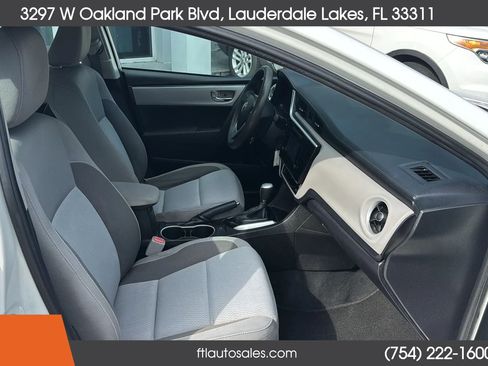 Used 2018 Toyota Corolla LE FWD image 33